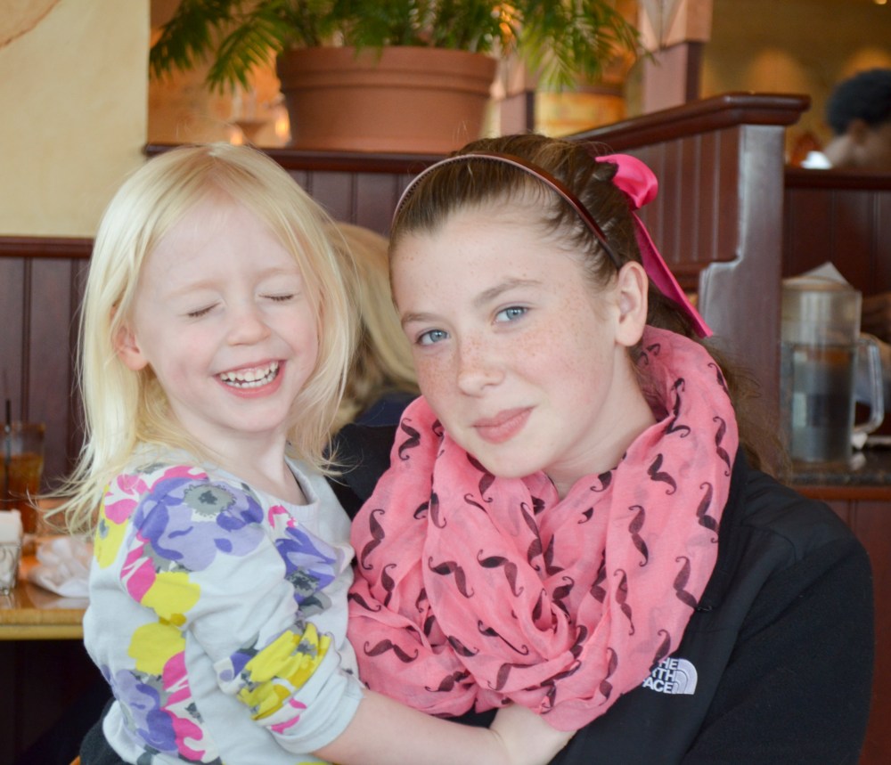 We got to see 1st cousin Samantha one day!  Heidi is playing the opposite game.  You know, where you do the opposite of what your Mommy asks, in this case, "Open your eyes."