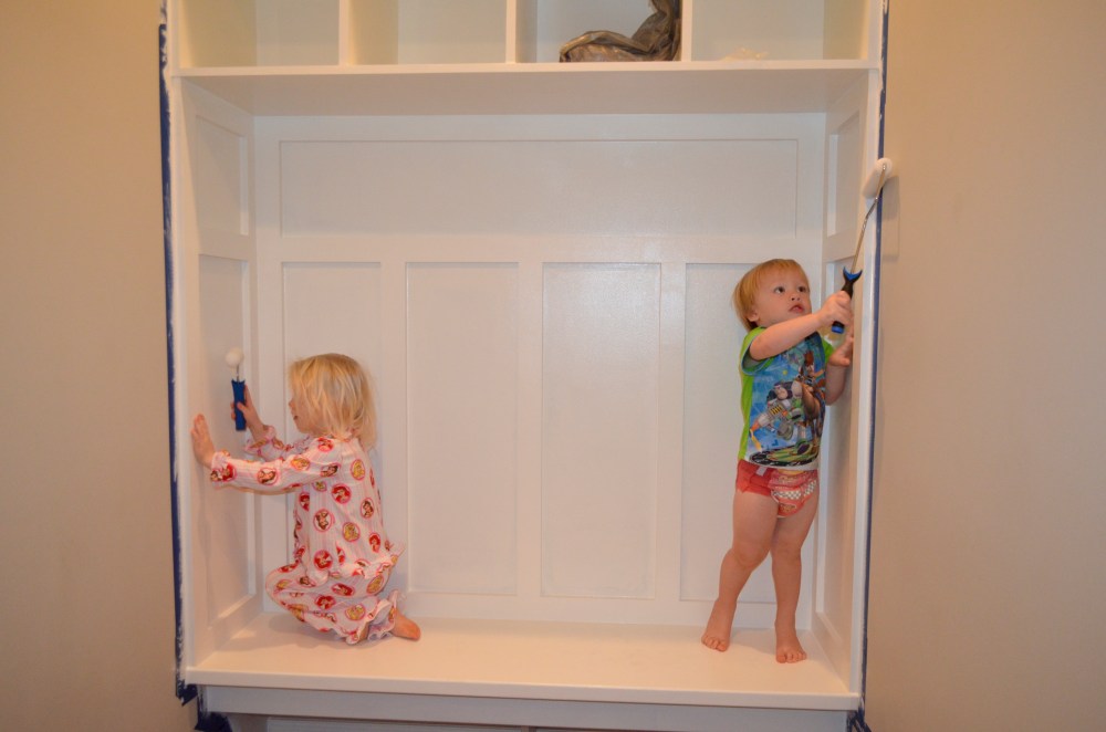 Little Wyatt, in his painting "uniform" ;) comes to help!