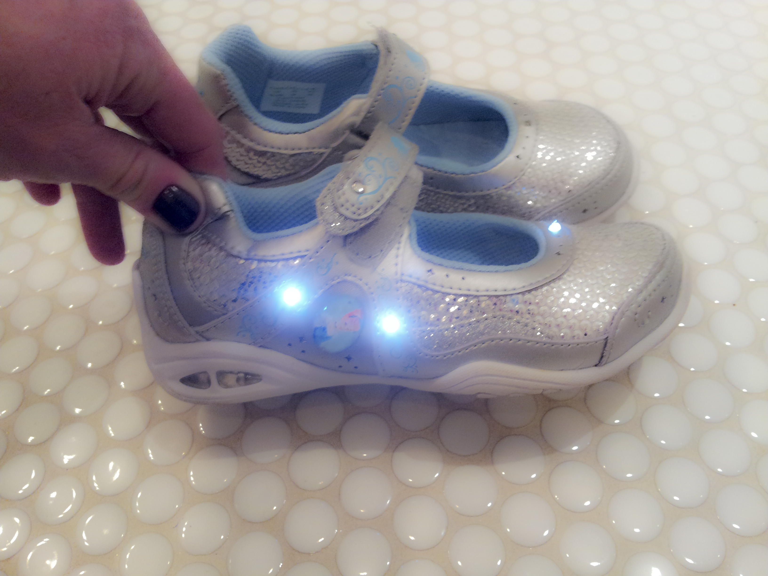 Ugly Shoes \u003d Good Mom + Happy Kids | FREERANGETHREE, image size:3264x2448